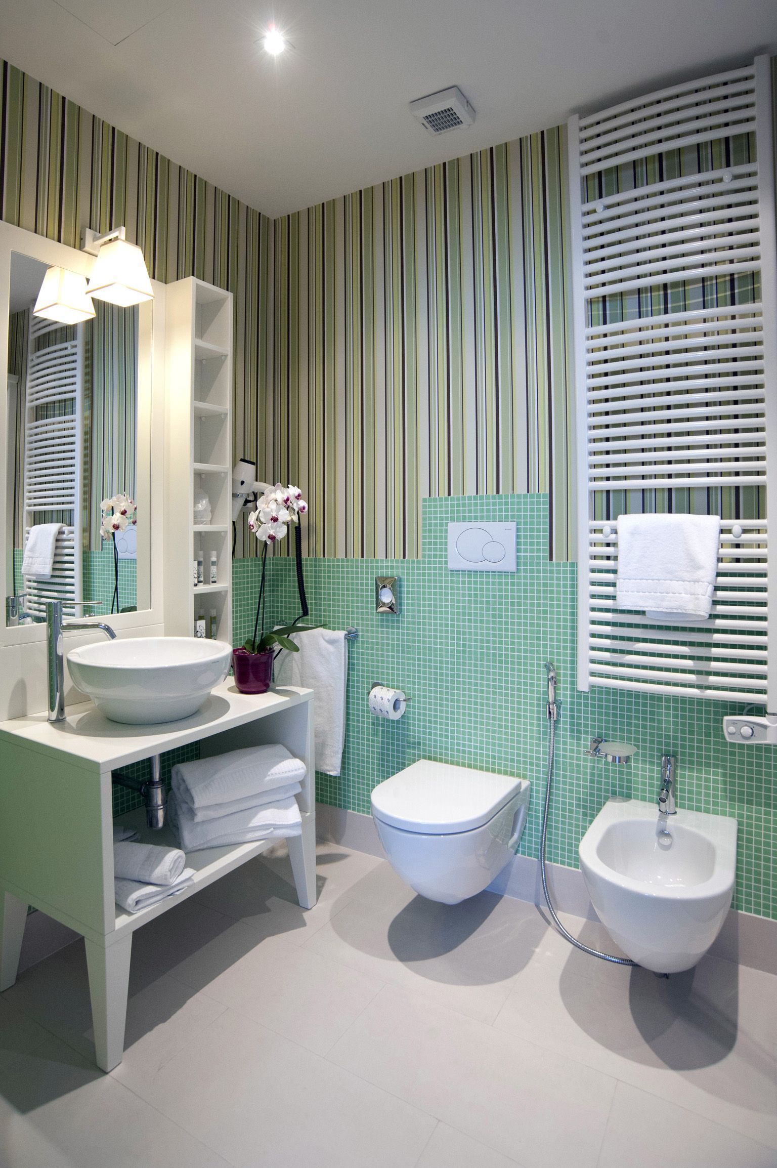 junior suite | bathroom | shower, rainfall showerhead, free toiletries, hair dryer