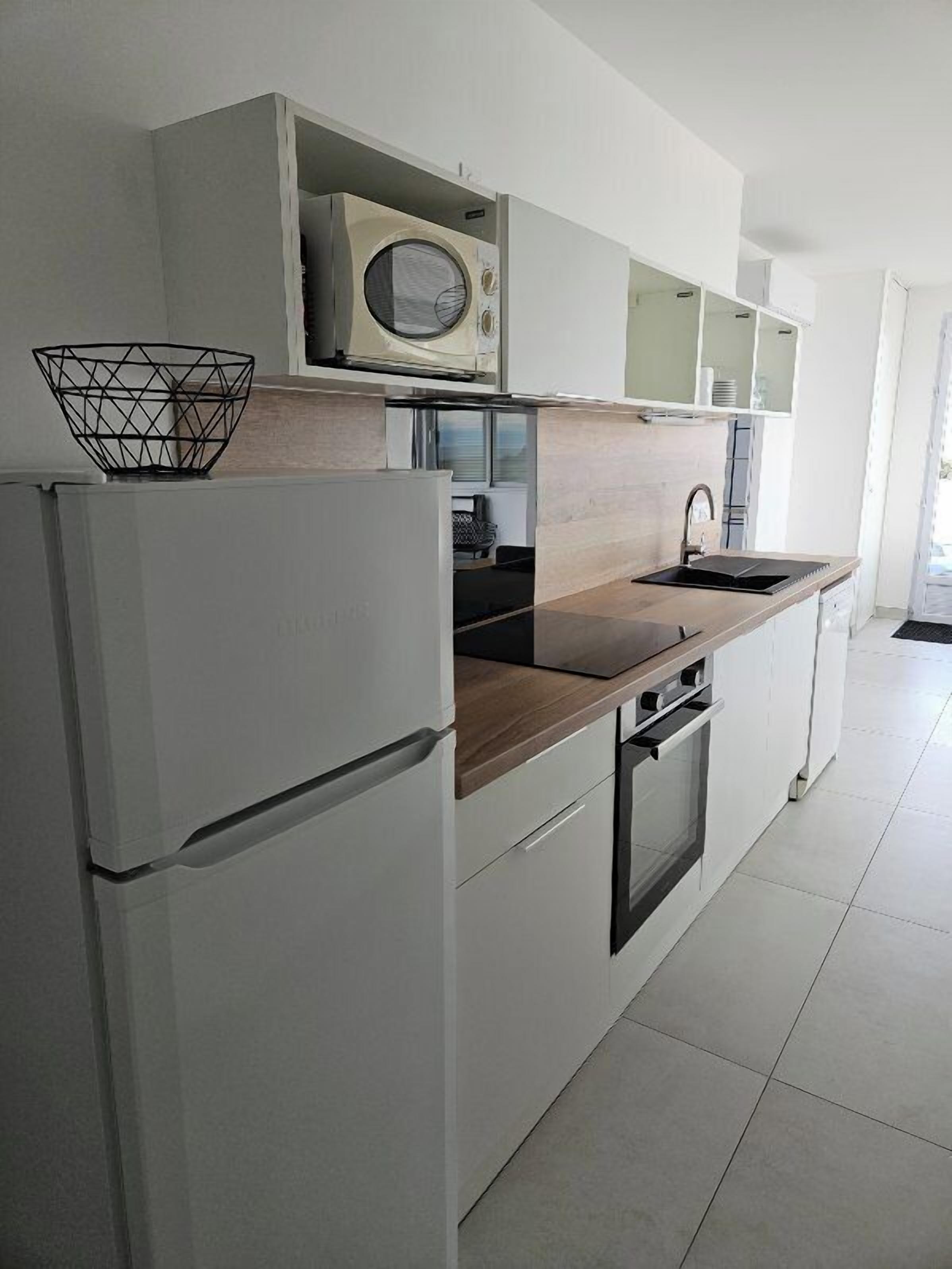 panoramic penthouse | private kitchen | fridge, microwave, coffee/tea maker, electric kettle