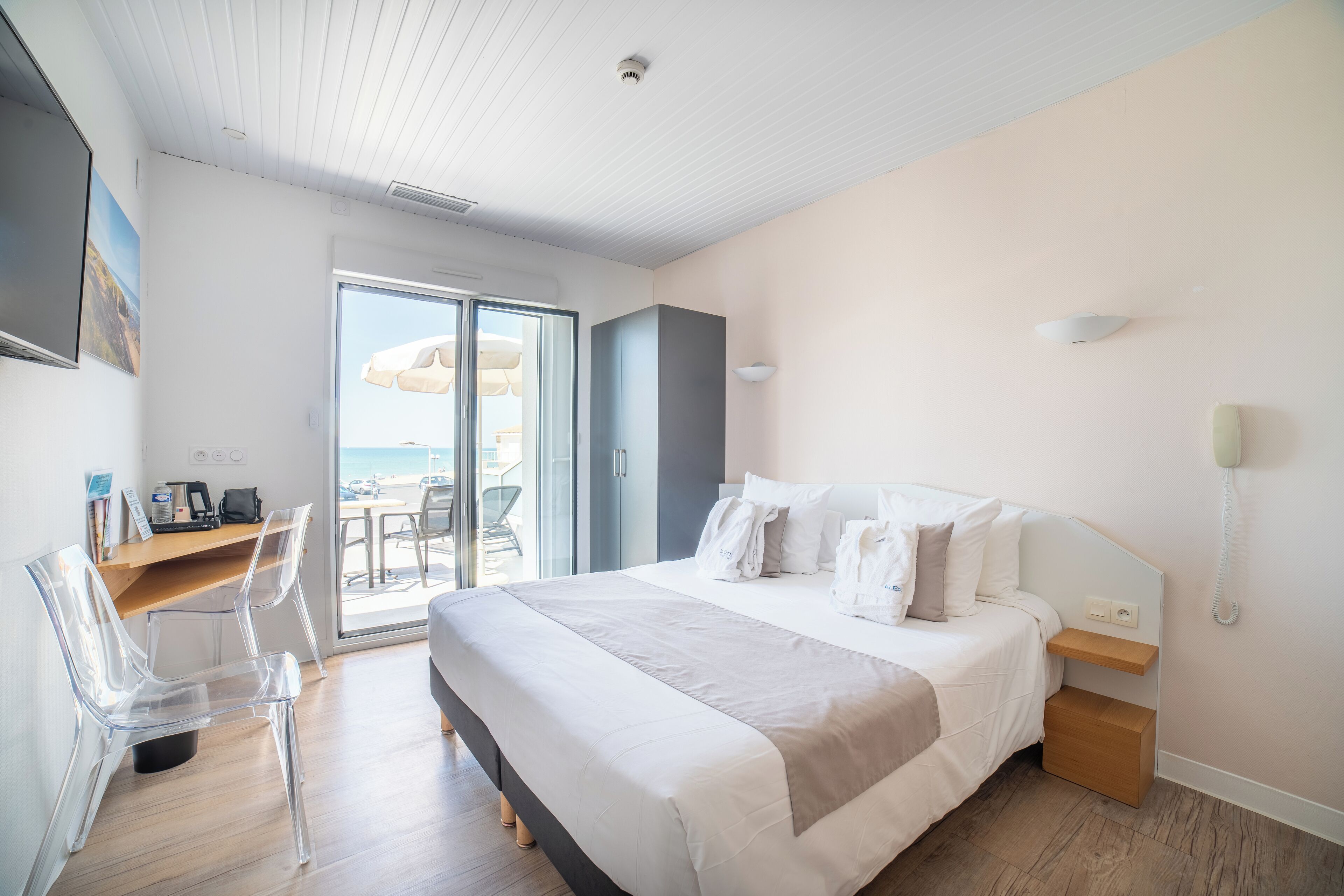 Double or Twin Room, Beachside | Premium bedding, individually furnished, blackout drapes