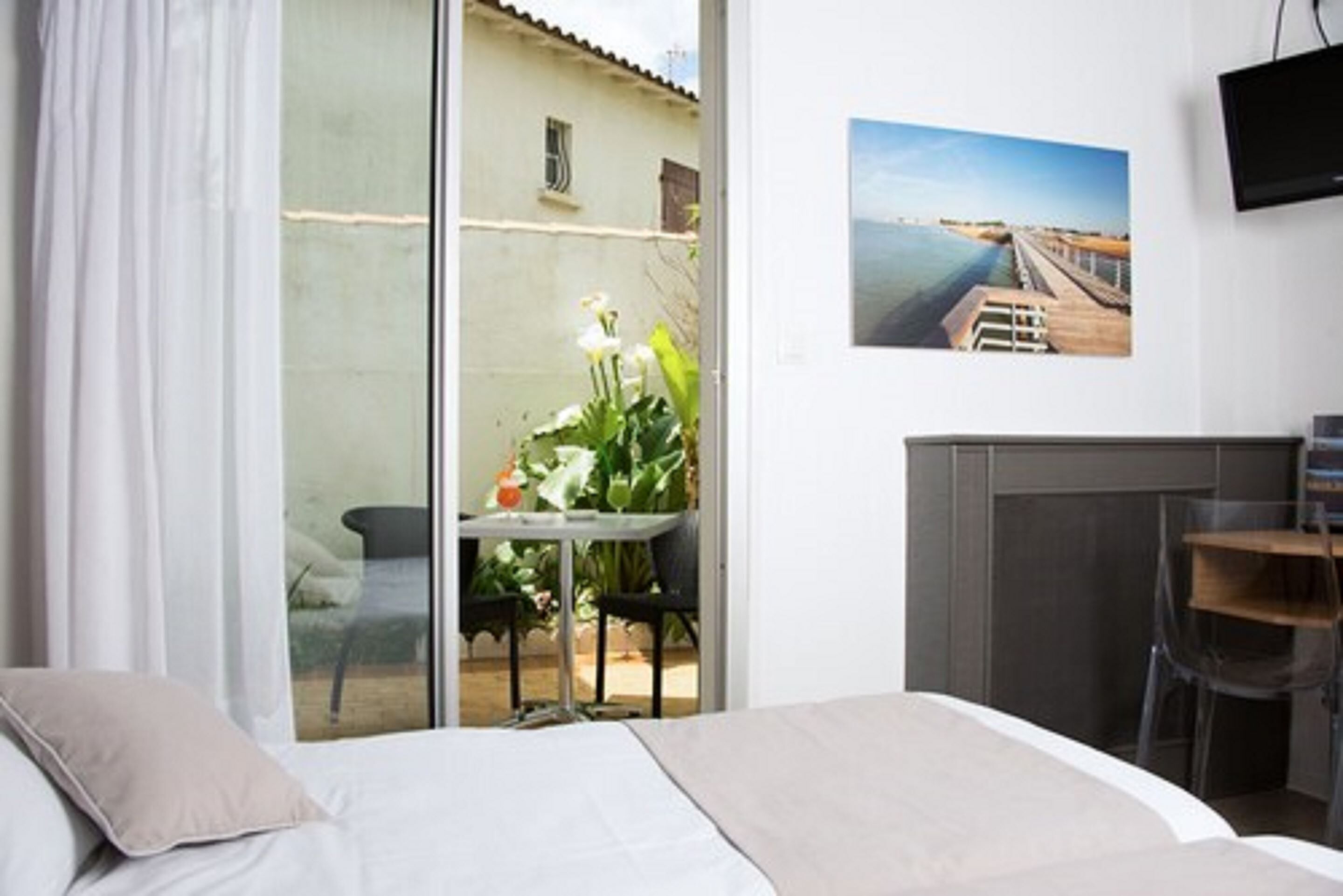 comfort room | 4 bedrooms, premium bedding, individually furnished, blackout curtains