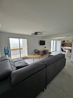 Loftsleilighet – panorama | Oppholdsrom | Flatskjerm-TV