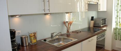 Comfort Apartment, 1 Bedroom, Balcony, Courtyard Area | Private kitchen