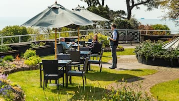 Se sirven almuerzos y cenas