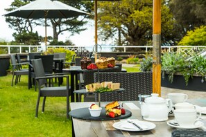 Lunch and dinner served  - The Cliffden Hotel (Teignmouth)