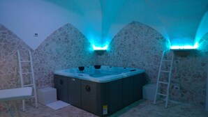 Couples treatment rooms, Turkish bath, aromatherapy, hot stone massages - La Masseria (Minervino di Lecce)
