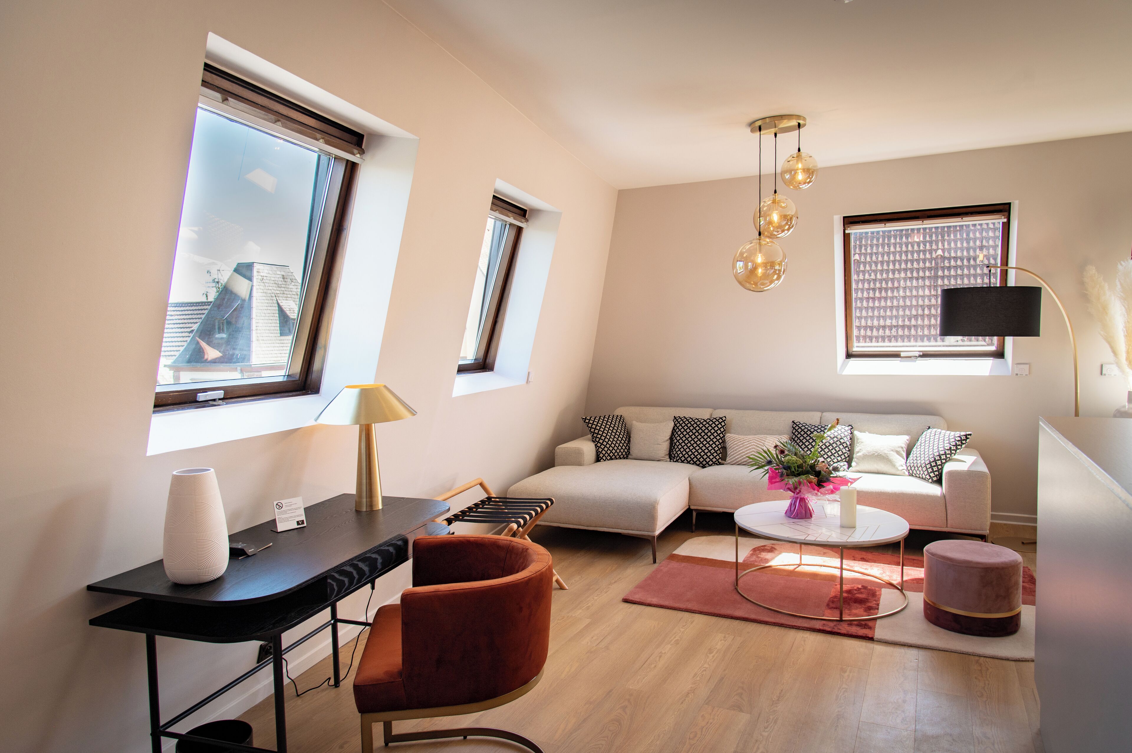 signature room, 1 king bed, jetted tub | living area | 55-cm flat-screen tv with cable channels, tv