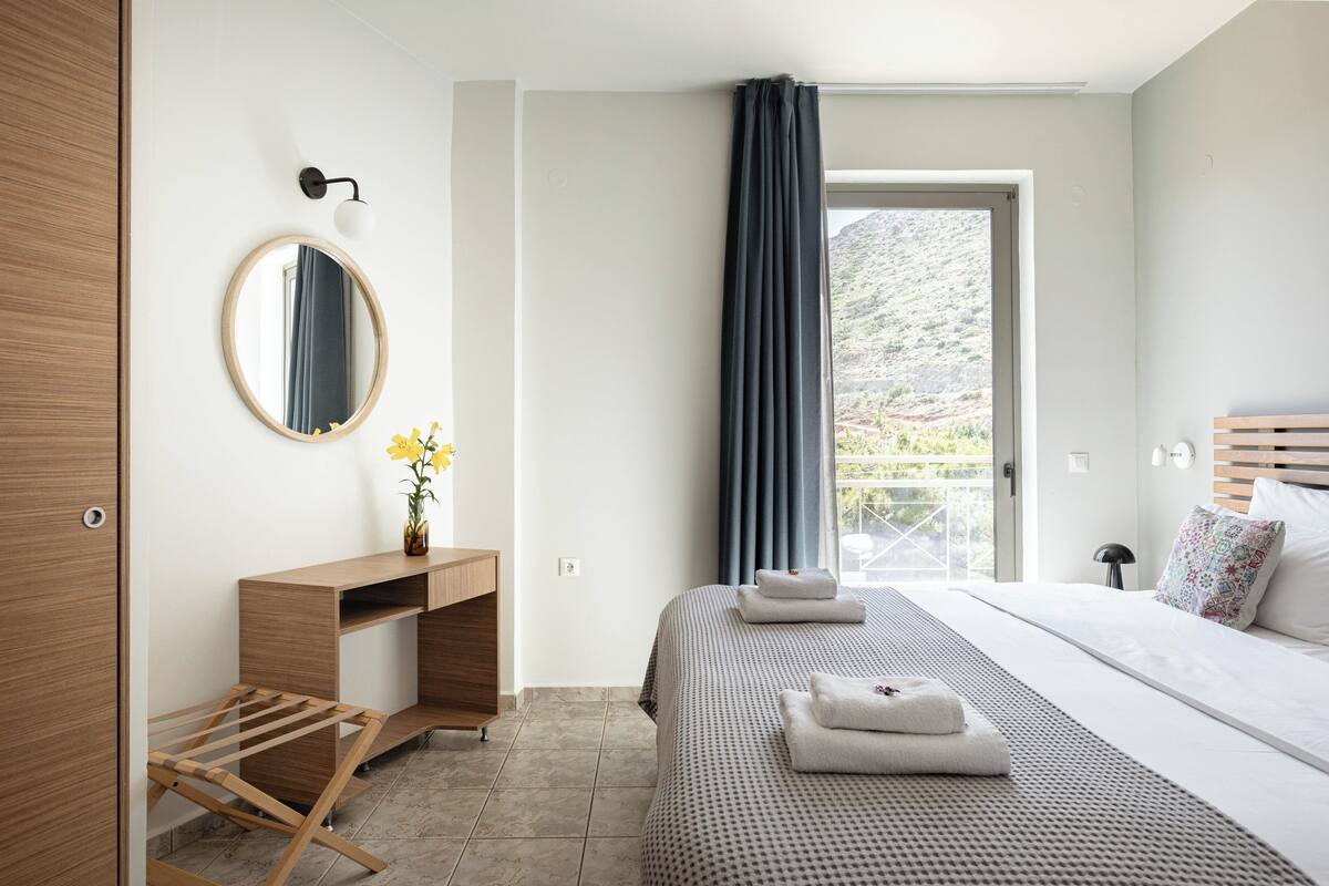 1 slaapkamer, luxe beddengoed, een kluis op de kamer, een bureau