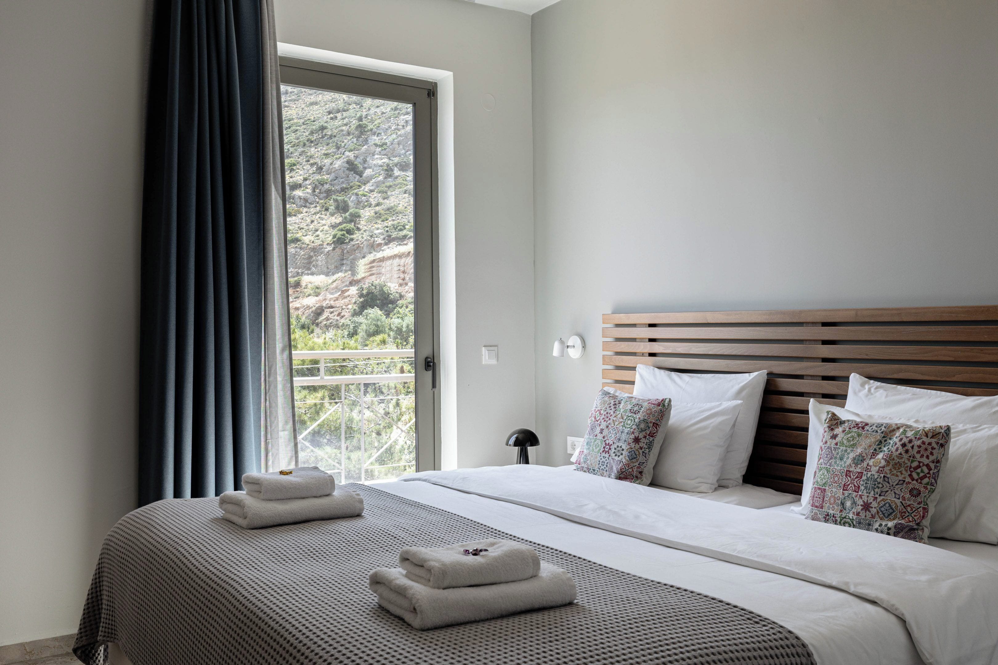 1 quarto, roupas de cama premium, cofres nos quartos, escrivaninha