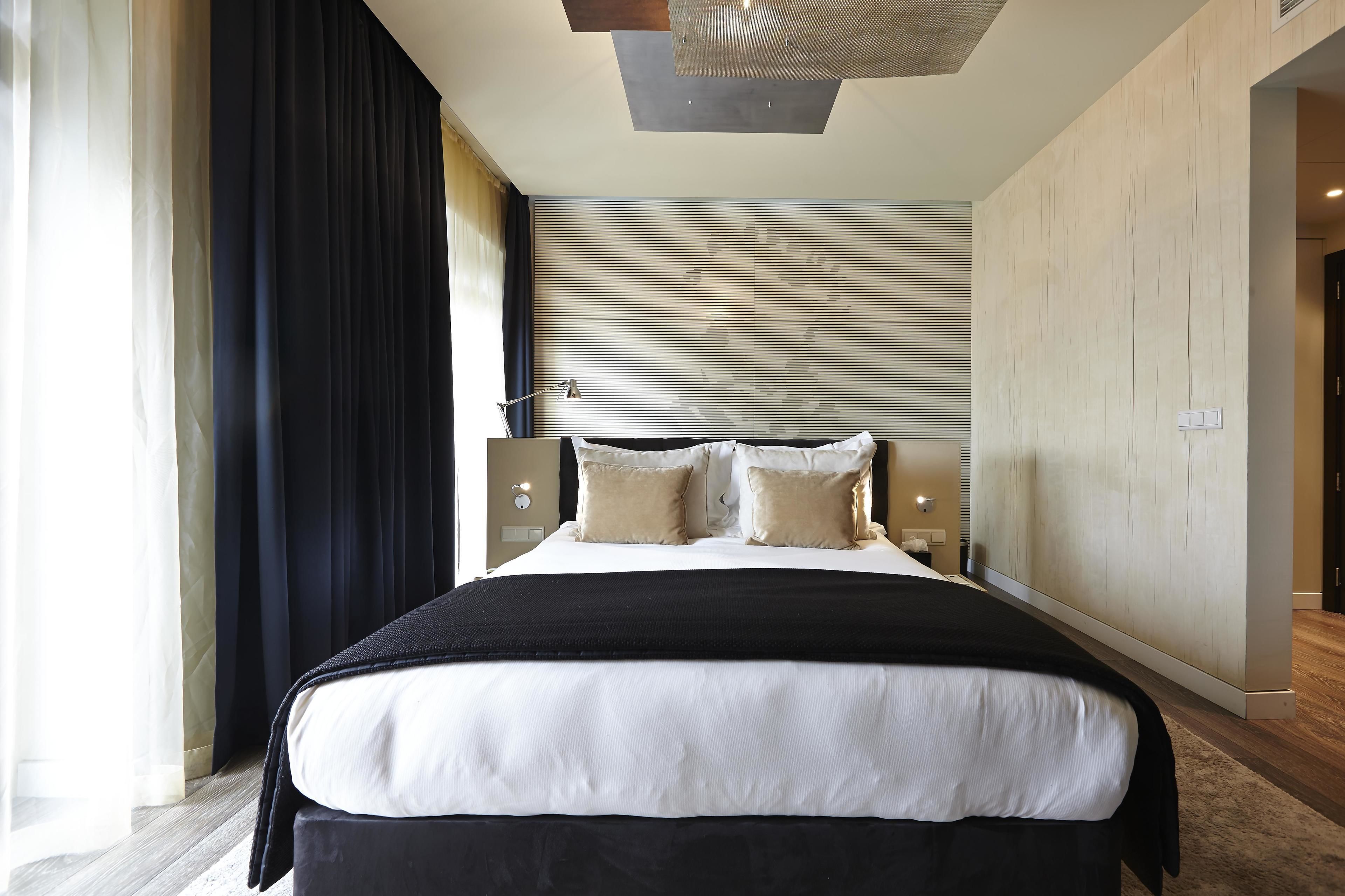 executive double room | 1 bedroom, premium bedding, minibar, in-room safe