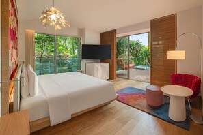 Away Suite, 1 Bedroom Suite, 1 Super King Bed, Terrace, Private Outdoor Pool | 埃及棉床單、高級寢具、迷你吧、房內夾萬