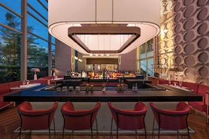 4 restaurants; breakfast, lunch, dinner, and brunch served - W Singapore - Sentosa Cove (Newly Renovated) (Singapore)