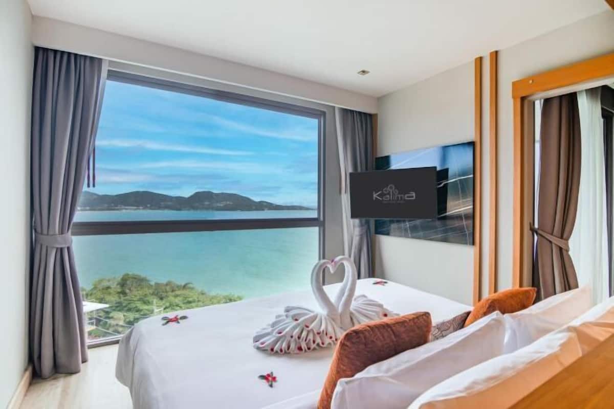 Ropa de cama de alta calidad y minibar