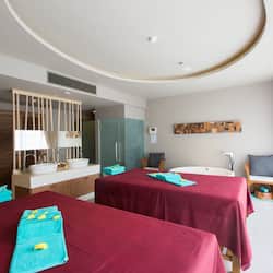 Couples treatment rooms, sauna, hot tub, Turkish bath, body treatments