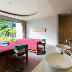 Couples treatment room(s), sauna, hot tub, Turkish bath/hammam
