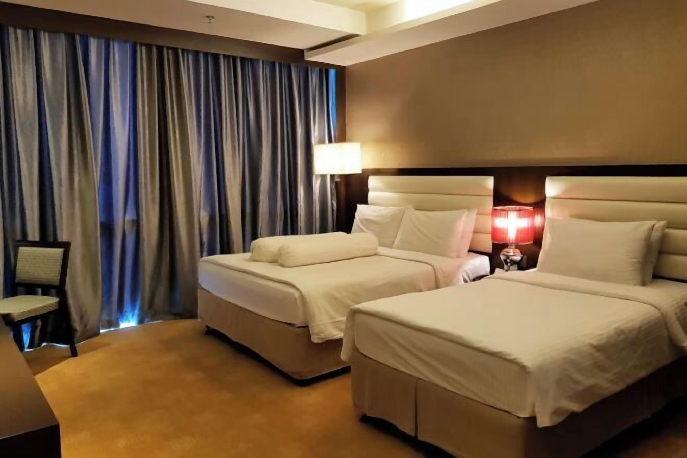 In-room safe, free WiFi, wheelchair access