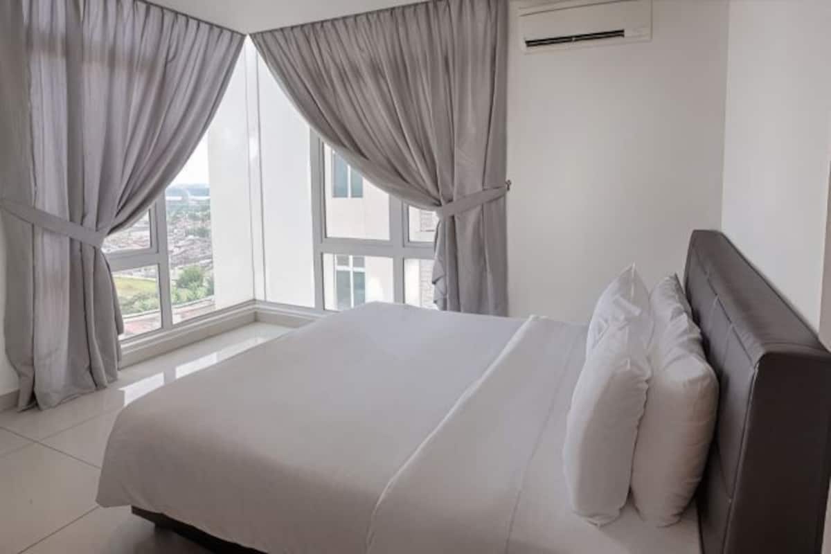 In-room safe, free WiFi, wheelchair access