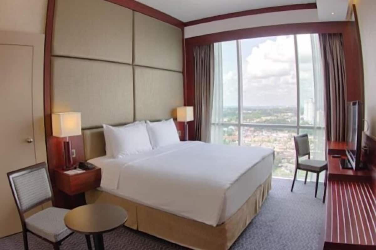 In-room safe, cribs/infant beds, free WiFi, wheelchair access