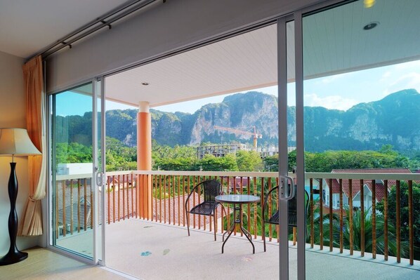 Deluxe Triple Room | Balcony