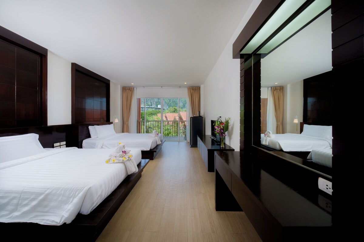 Superior Twin Room | Premium bedding, pillowtop beds, in-room safe, desk