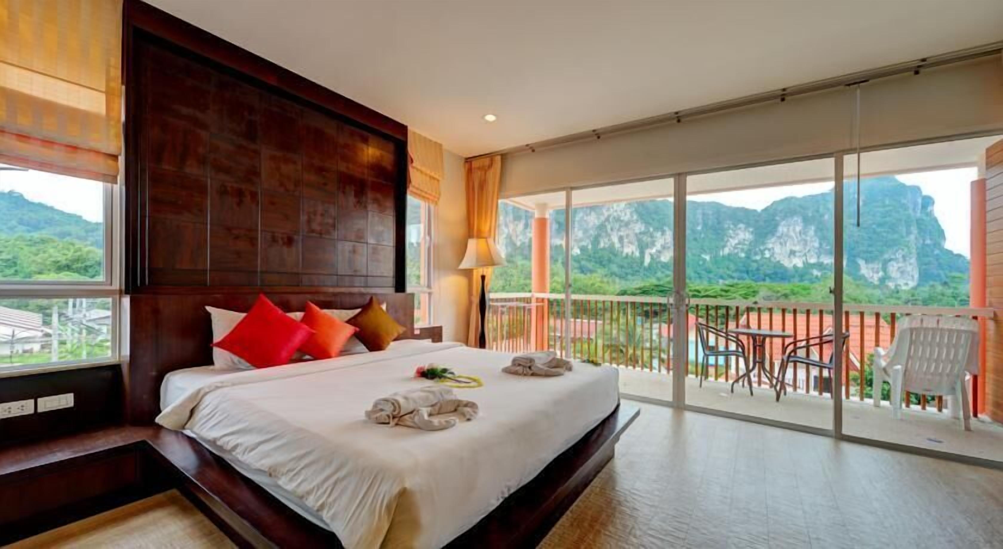 Ropa de cama de alta calidad, colchones con pillow-top y minibar 