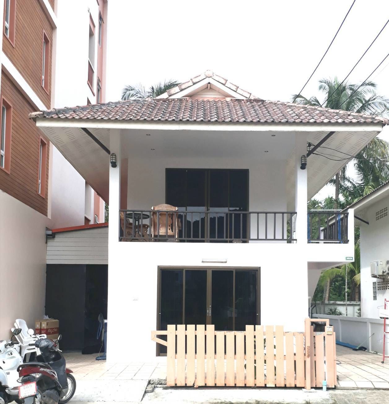 premium bedding, pillow-top beds, minibar, in-room safe