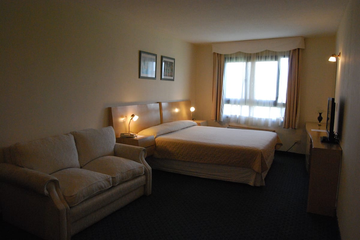 Standard-Doppelzimmer, 1 Doppelbett | Allergikerbettwaren, Daunenbettdecken, Zimmersafe