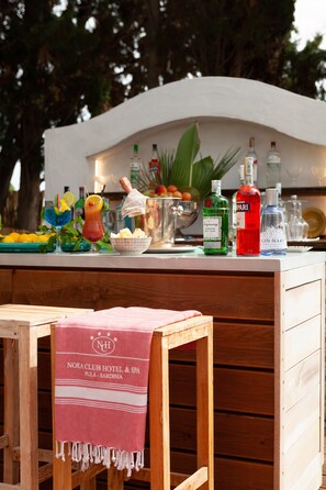 Poolside bar - Nora Club Hotel (Pula)