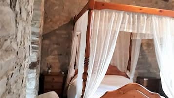 Appartement, 1 chambre (Maria) | Draps en coton égyptien, literie de qualité, ameublement unique