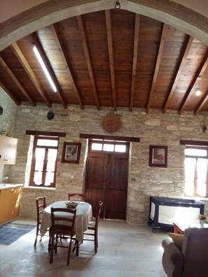 Studio (Large) | Living area - Romios Holiday Apartments (Kalavasos)