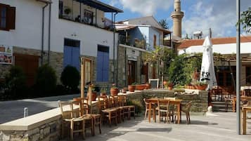 Children’s play area – outdoor