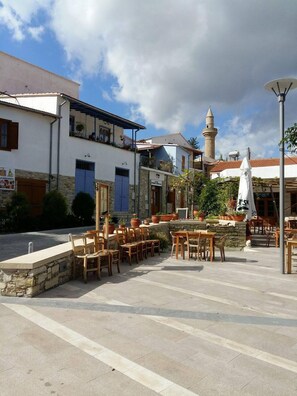 Children’s play area – outdoor - Romios Holiday Apartments (Kalavasos)