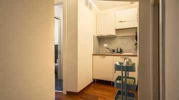 Deluxe Studio, 1 Bedroom | Private kitchen | Fridge, coffee/tea maker, electric kettle
