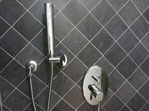 Deluxe-Studio, 1 Schlafzimmer | Dusche im Bad