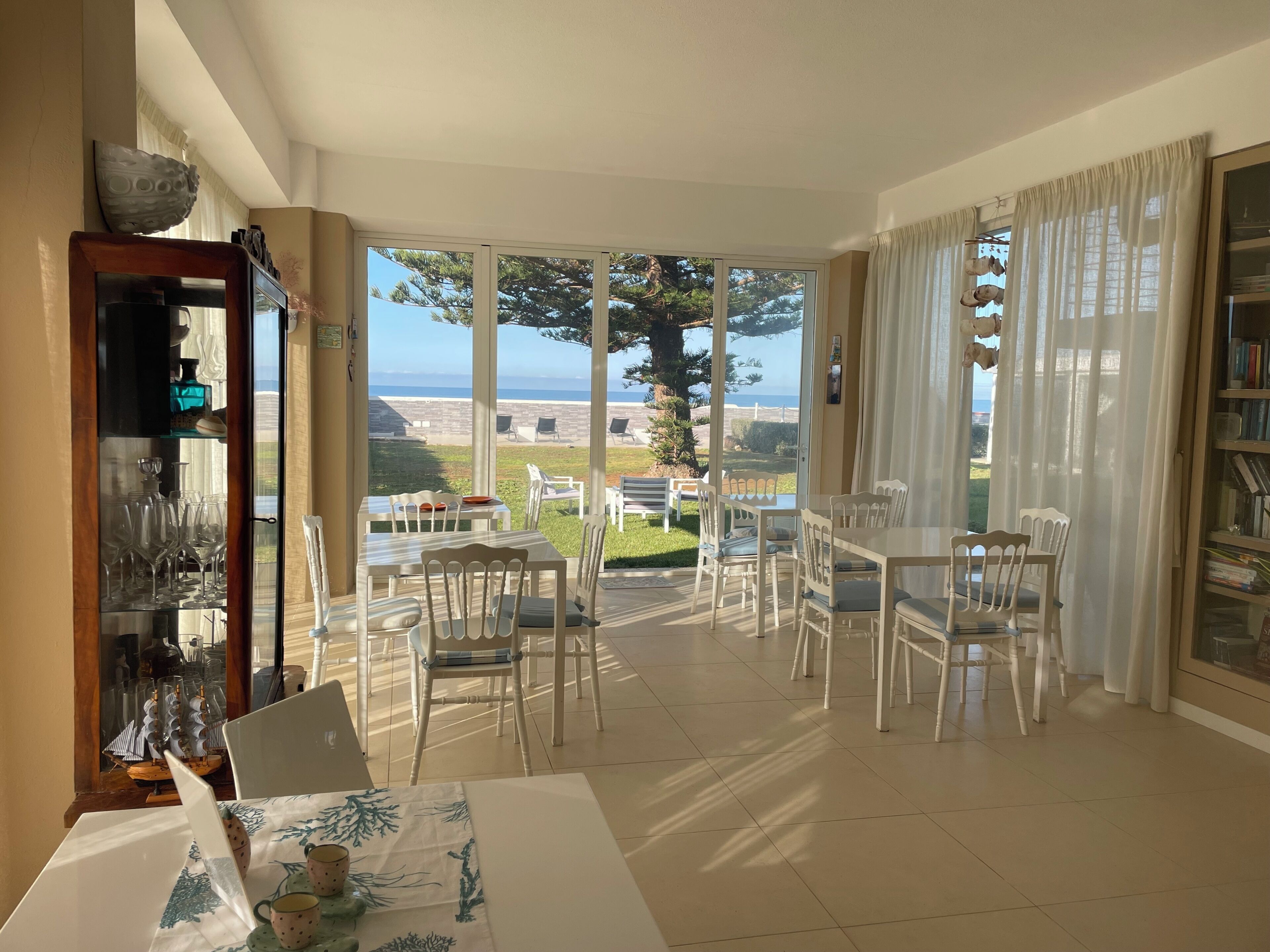 Colazione a buffet, servita tutte le mattine (14 EUR a persona) 