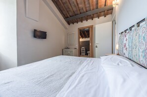 Down duvets, individually furnished, desk, blackout curtains - I Terzi di Siena (Siena)