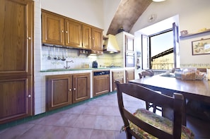 Chambre Double ou avec lits jumeaux, salle de bains privée | Cuisine privée