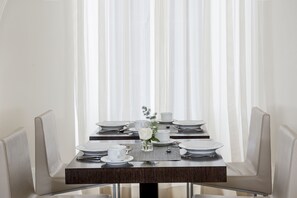 Desayuno buffet todos los días (con cargo)