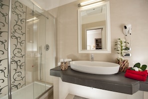 Standard Double or Twin Room | Bathroom | Designer toiletries, hair dryer, bathrobes, slippers
