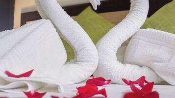 Petit déjeuner, déjeuner et dîner servis sur place