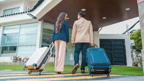 Exterior detail - MC Suites (Guayaquil)