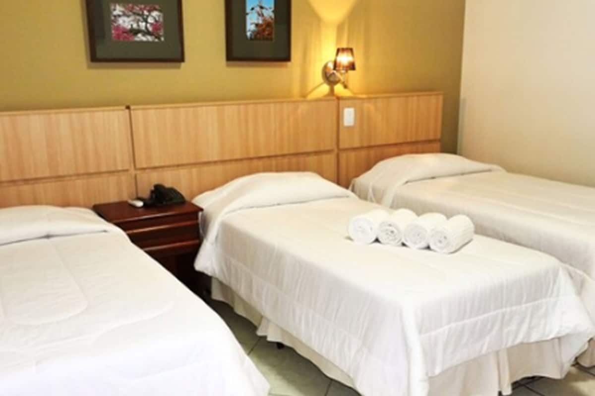 Minibar, free WiFi, bed sheets