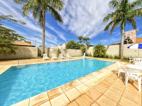Outdoor pool, sun loungers
