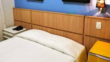 Minibar, free WiFi, bed sheets