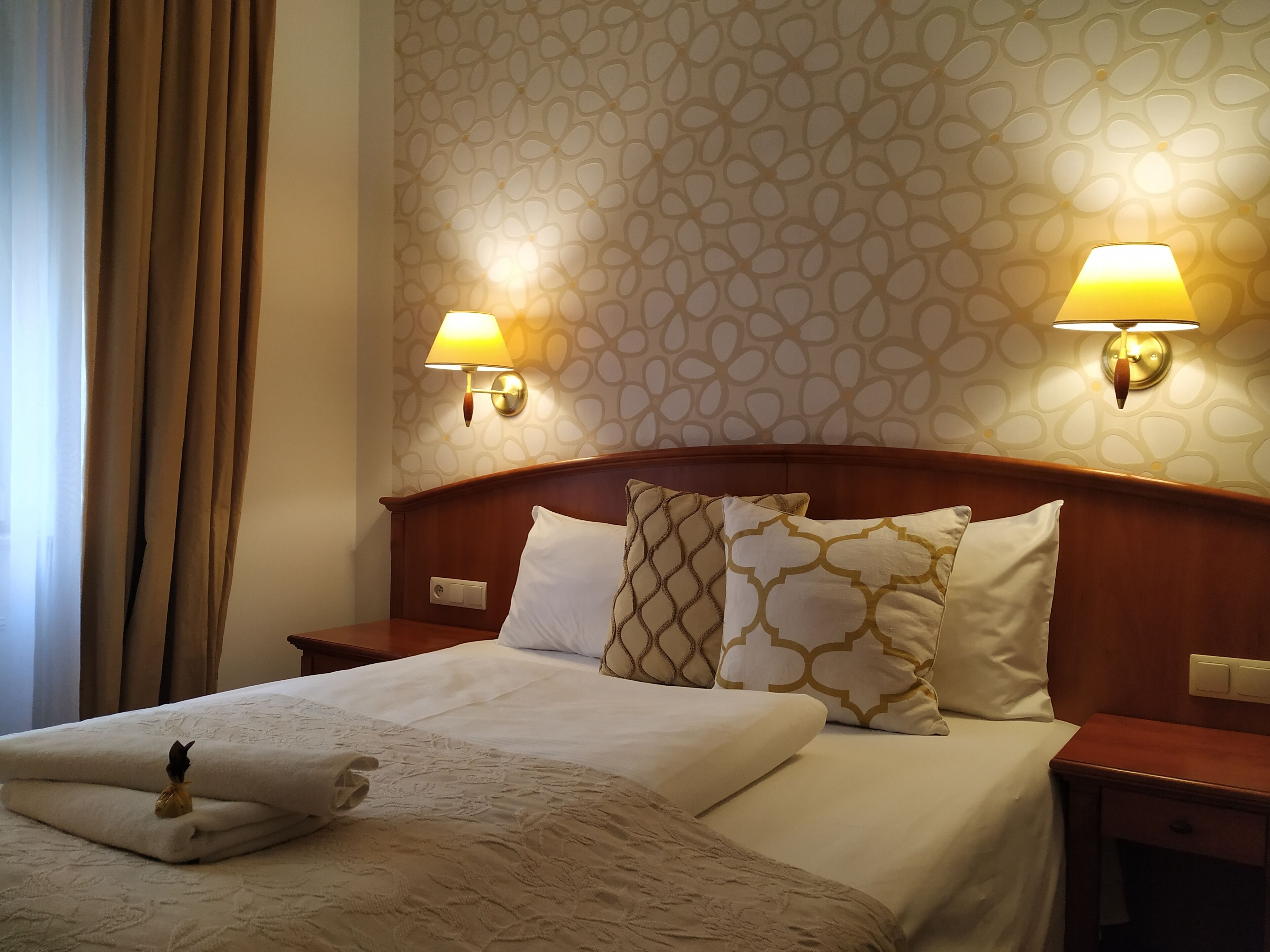 superior single room | individually decorated, desk, blackout curtains, iron/ironing board