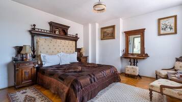 Egyptian cotton sheets, premium bedding, Select Comfort beds, minibar