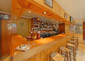 Bar (en el alojamiento)