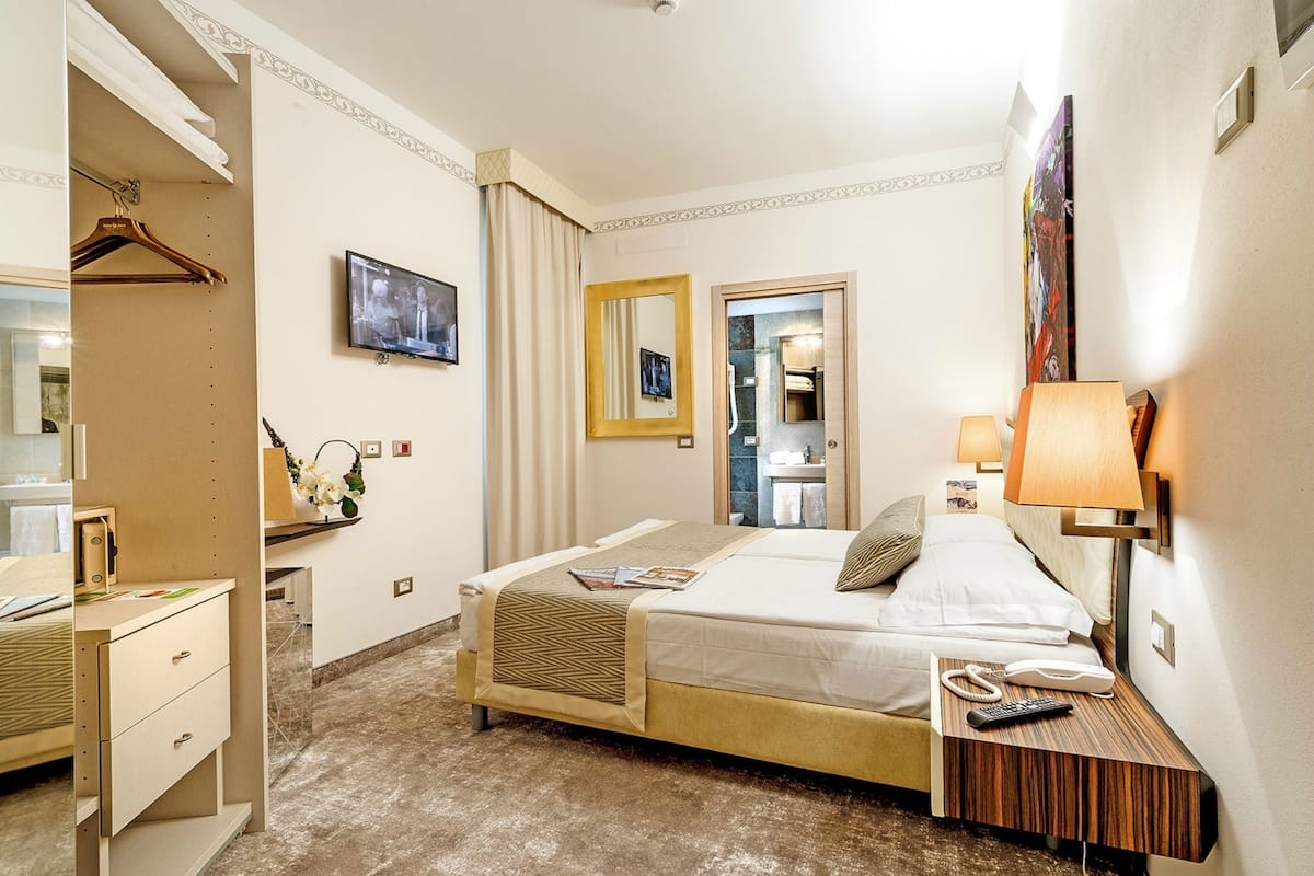 Standard Double Room | In-room safe, cots/infant beds, free WiFi