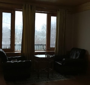 Chambre, 2 lits doubles | Vue de la chambre