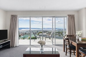 Living area - Bay View Villas (West Hobart)