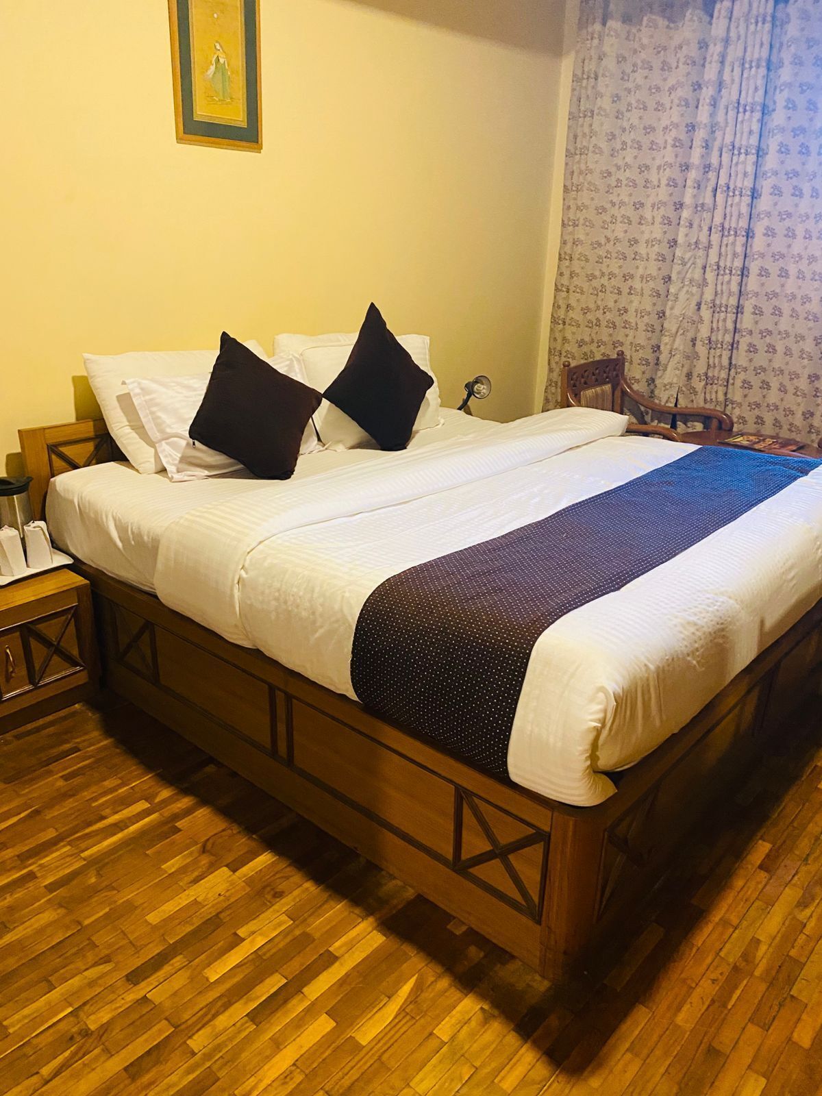 Rom – deluxe | Safe på rommet, skrivebord, lydisolert og strykejern/-brett